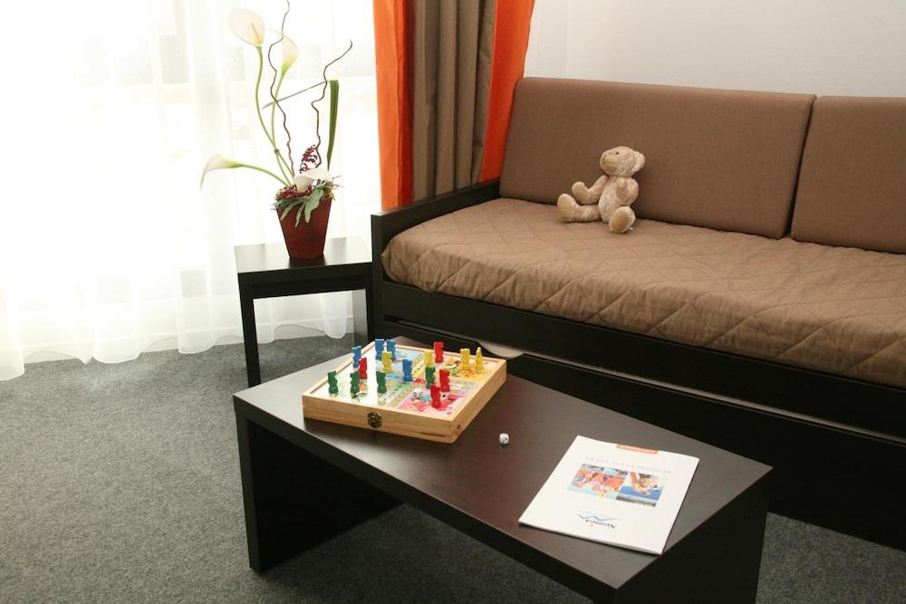 Nemea Appart Hotel Home Suite Nancy Centre Ngoại thất bức ảnh